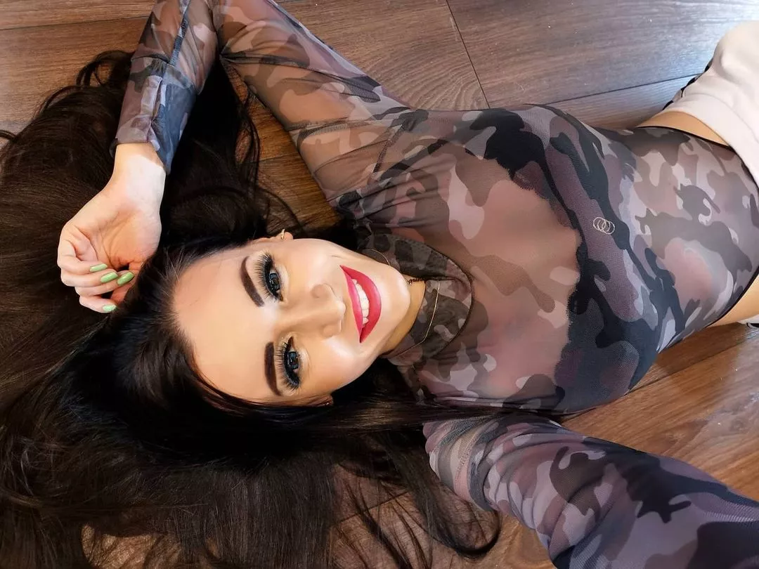 Ponętne zdjęcia gwiazdy disco polo prosto z łazienki. Zobaczcie jej gorące ciało! To najpiękniejsza kobieta w branży?